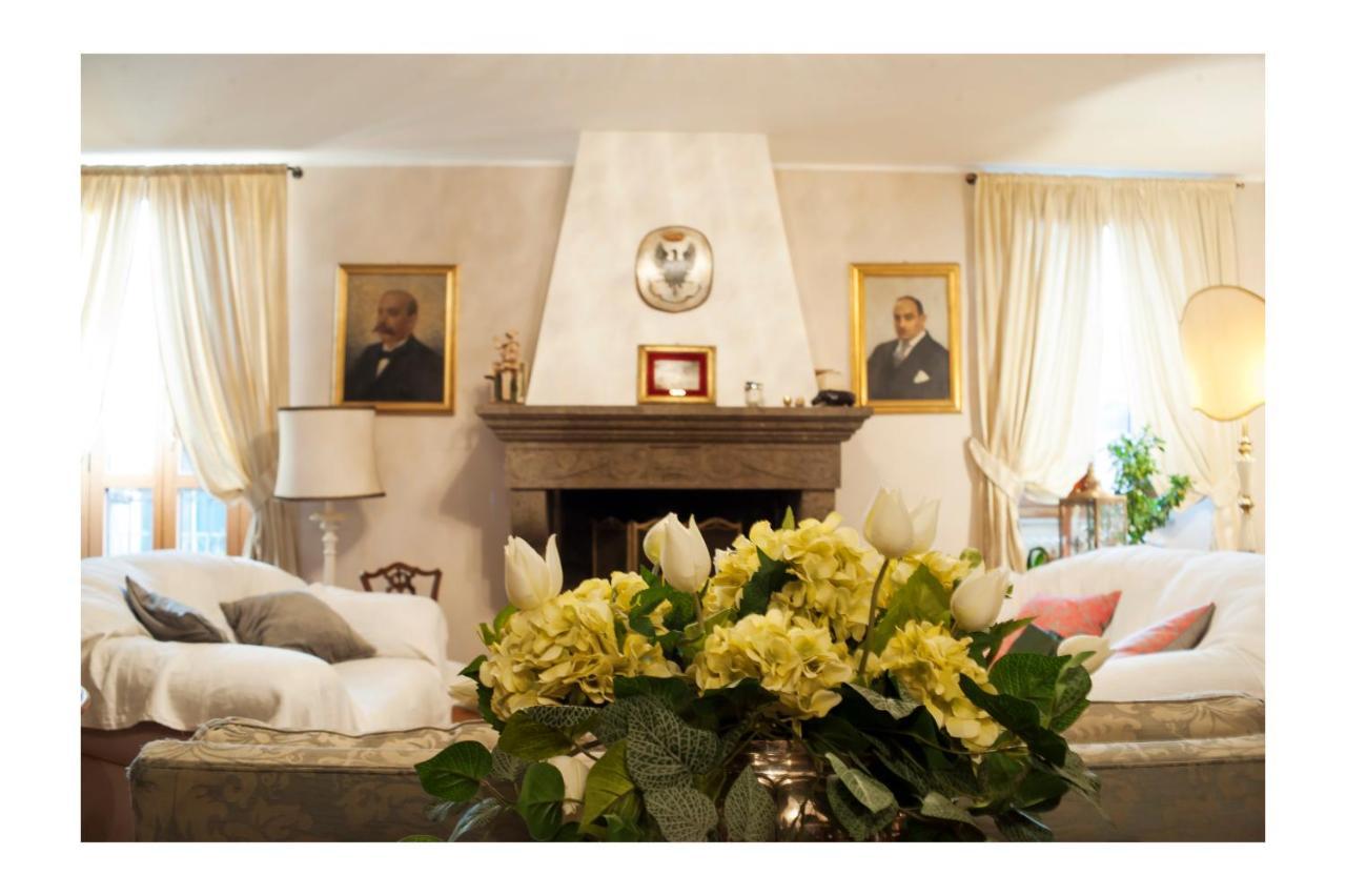 A Palazzo Fortebracci B&B Sutri Extérieur photo
