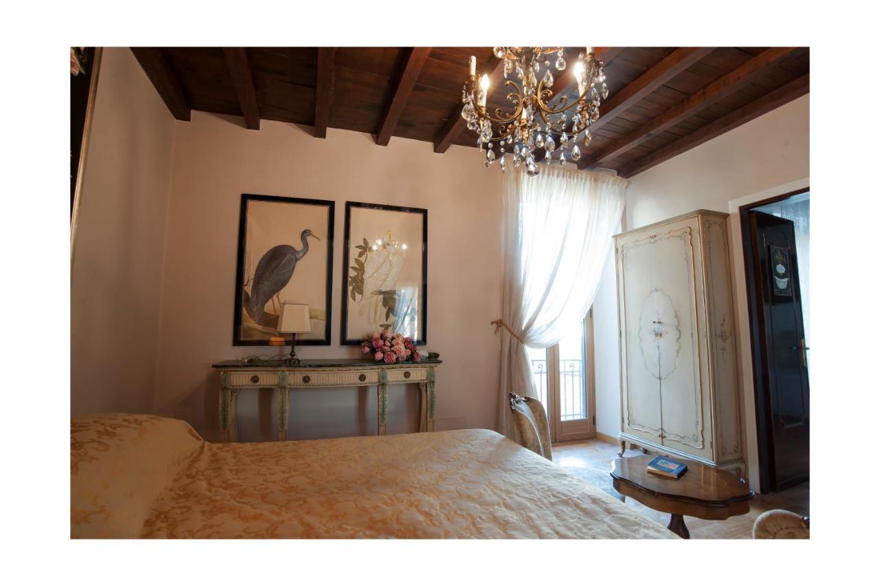 A Palazzo Fortebracci B&B Sutri Extérieur photo
